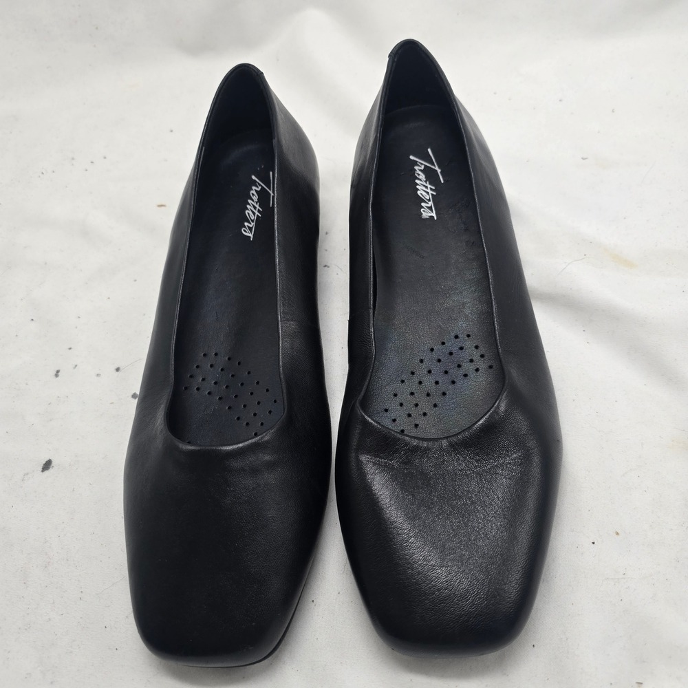 Trotters Estee Flats Women 8.5 Black Leather Square Toe Career Classic Luxury
